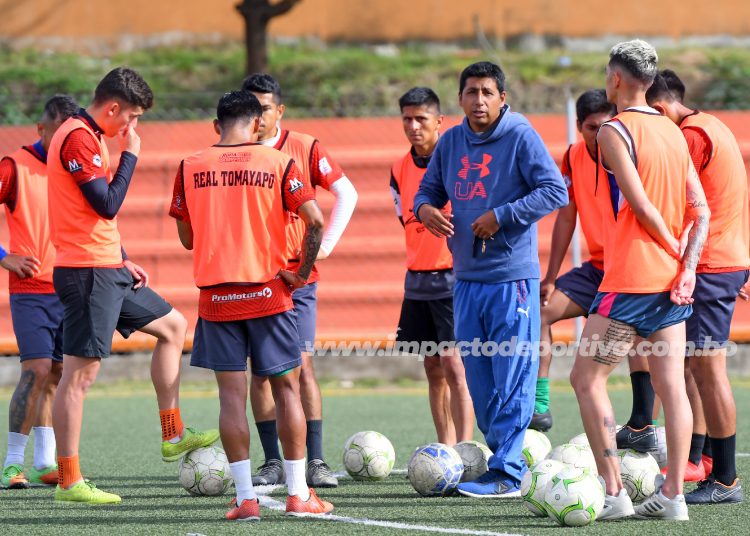Horacio Pacheco seguirá al mando de Real Tomayapo.